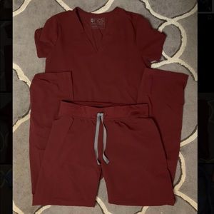 Figs Small Burgundy Scrub Set